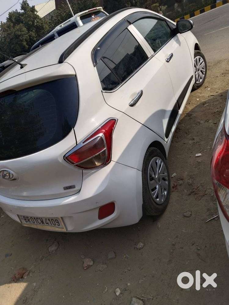 Hyundai Grand I10 Sportz, 2016, Petrol