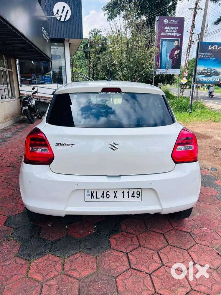 Maruti Suzuki Swift Vxi + Manual, 2022, Petrol