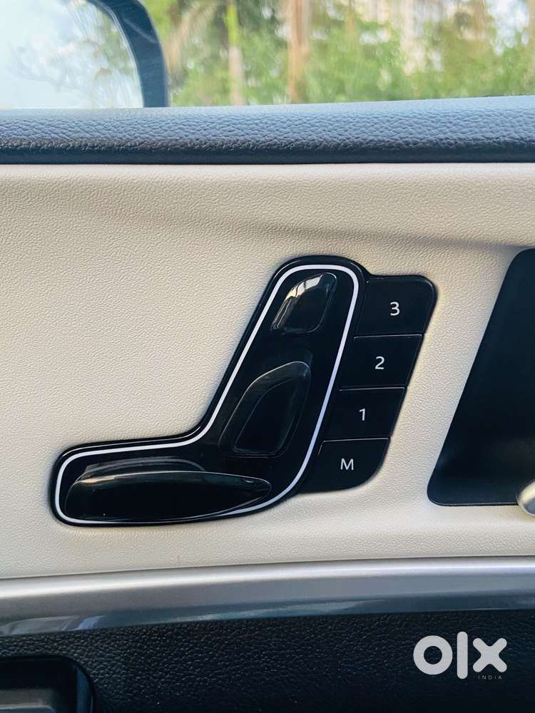 Mahindra Xuv700 2.2 Ax 7 Diesel At Str Awd, 2022, Diesel