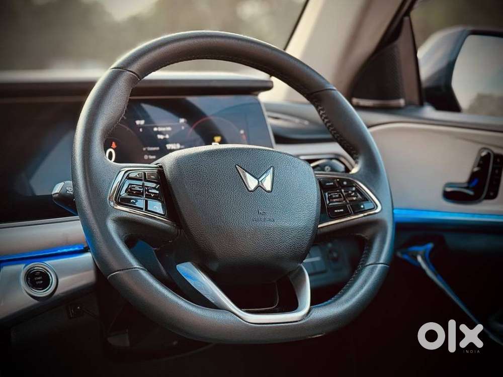 Mahindra Xuv700 2.2 Ax 7 Diesel At Luxury Pack Str, 2024, Diesel