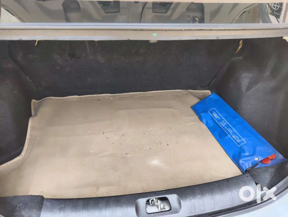 Maruti Suzuki Dzire Vxi(o)2017 Petrol 68000 Km Driven