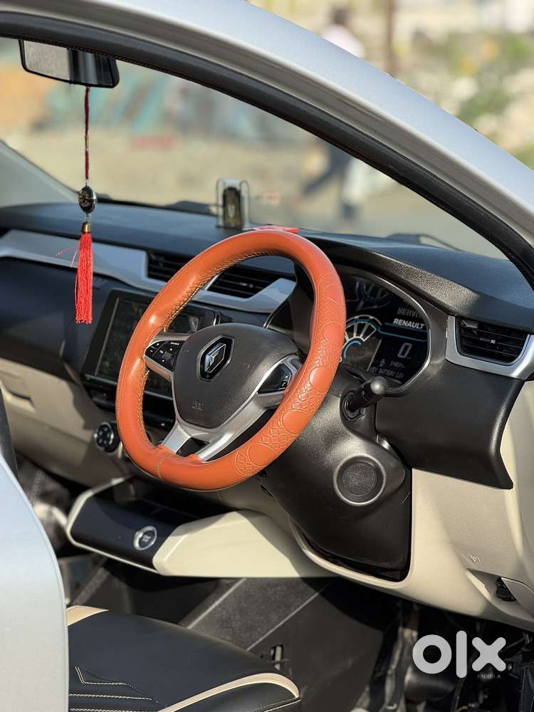 Renault Triber Rxz, 2022, Petrol