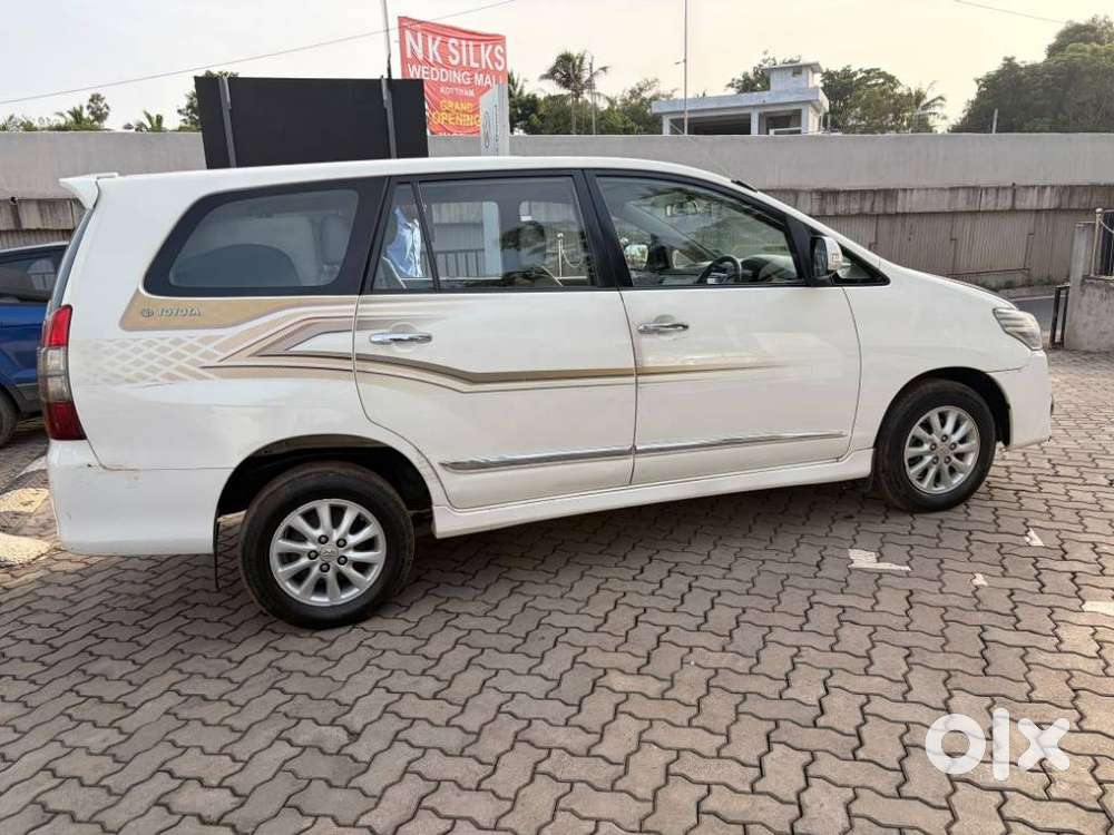 Toyota Innova 2.5 Zx Diesel 7 Seater Bsiii, 2014, Diesel