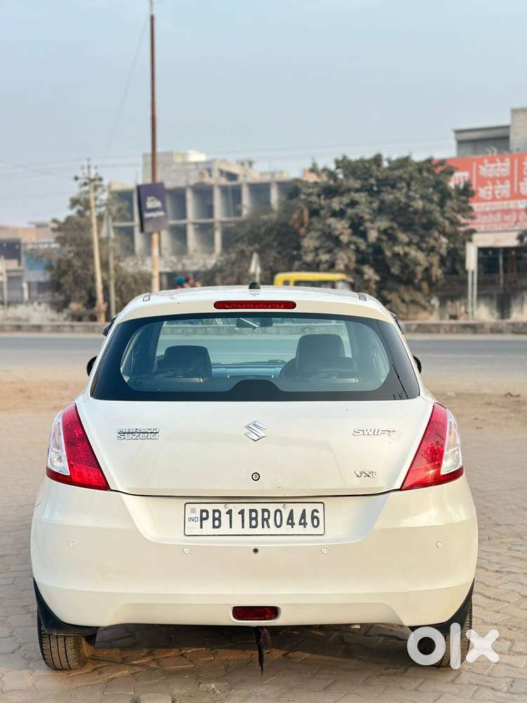 Maruti Suzuki Swift Vxi + Manual, 2015, Petrol