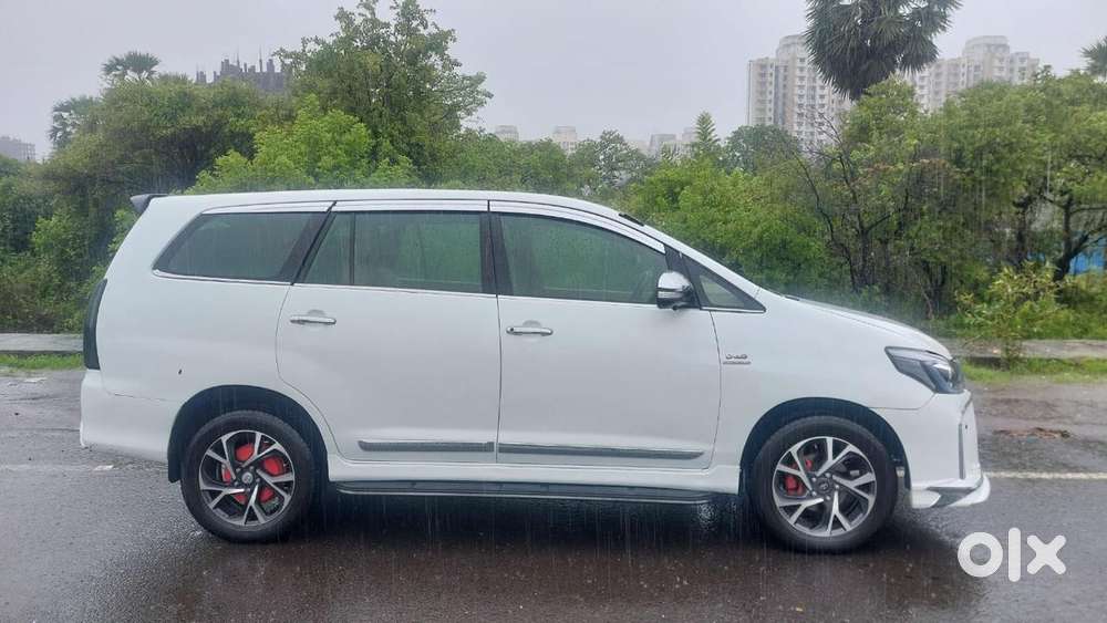 Toyota Innova [ ] 2.5 V Diesel 7 Str, 2014, Diesel