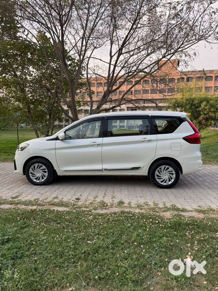 Maruti Suzuki Ertiga 2022-2023 Vxi Cng, 2022, Cng & Hybrids