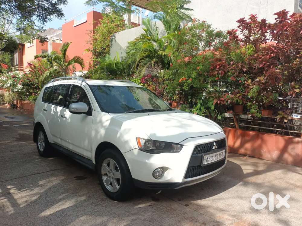 Mitsubishi Outlander Petrol 2012