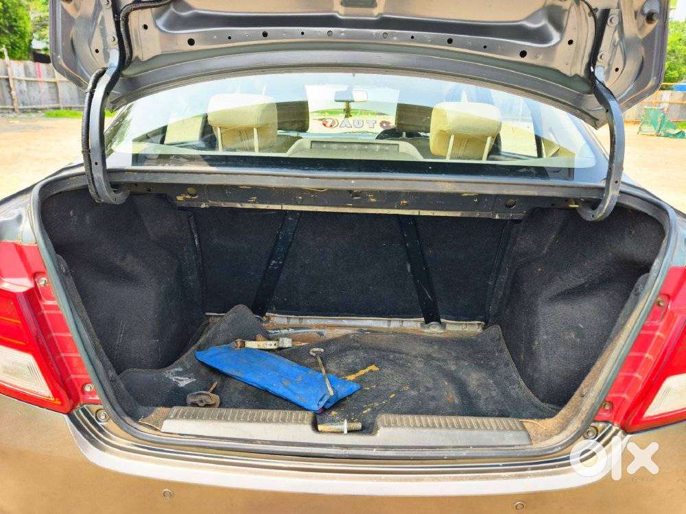 Maruti Suzuki Dzire 1.2 Vxi Amt, 2018, Petrol