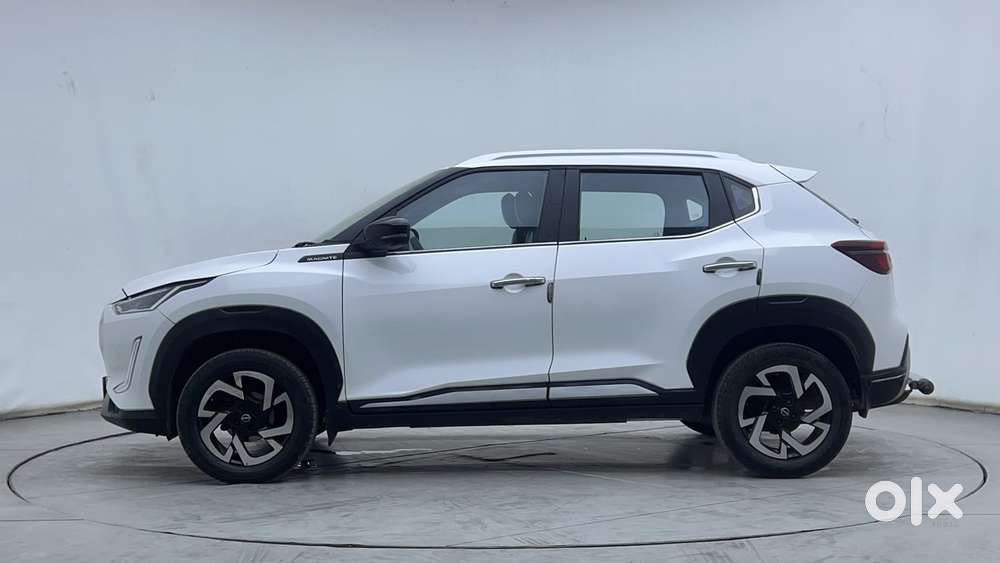 Nissan Magnite 1.0 Xv Premium, 2023, Petrol