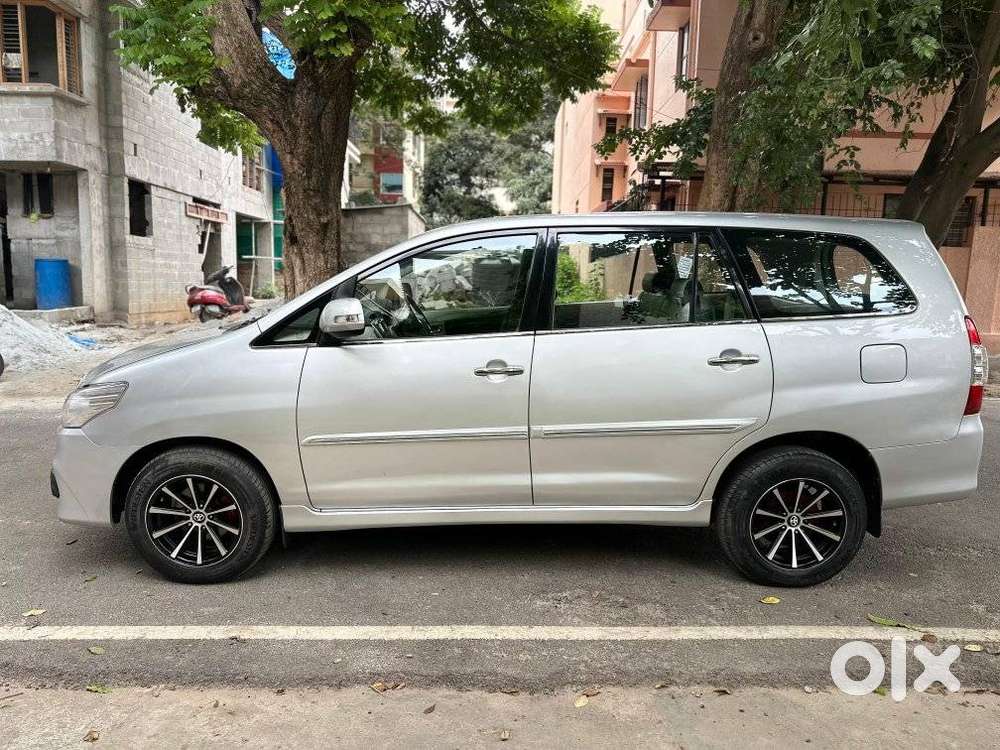 Toyota Innova 2.5 VX 8 Seater BS IV, 2013, Diesel