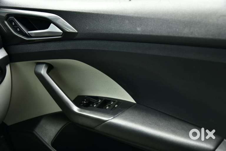 Volkswagen Taigun 1.0 Tsi Topline At, 2022, Petrol