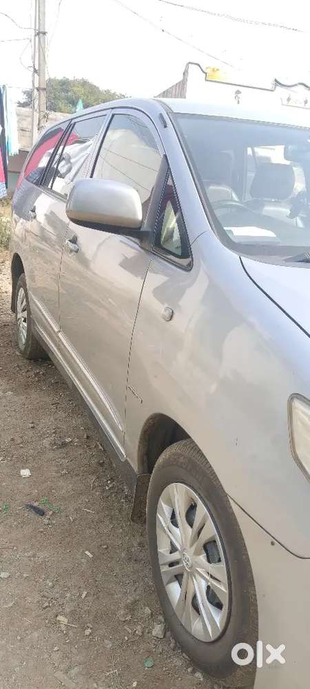 Toyota Innova 2015 Diesel Well Maintained