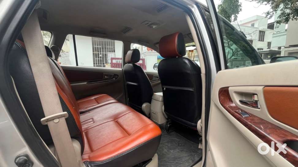 Toyota Innova 2.5 Vx 8 Seater Bs Iv, 2012, Diesel