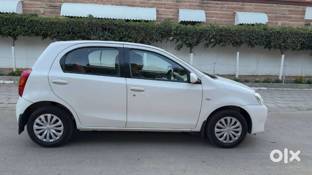 Toyota Etios 2010-2012 G Safety, 2011, Petrol