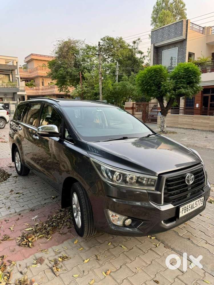 Toyota Innova Crysta 2017 Diesel Well Maintained