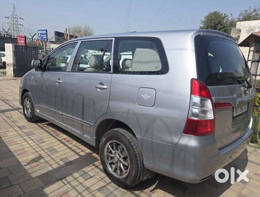 Toyota Innova 2.5 G (diesel) 7 Seater, 2015, Petrol