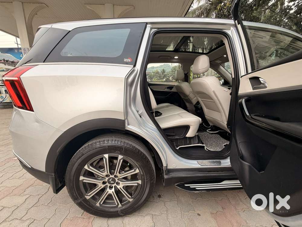 Mahindra Xuv700 2.0 Ax 7 Petrol At Str, 2022, Petrol