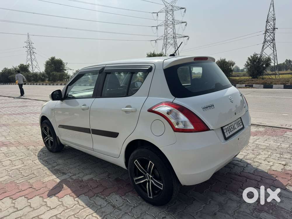 Maruti Suzuki Swift Vxi With Abs, 2015, Petrol