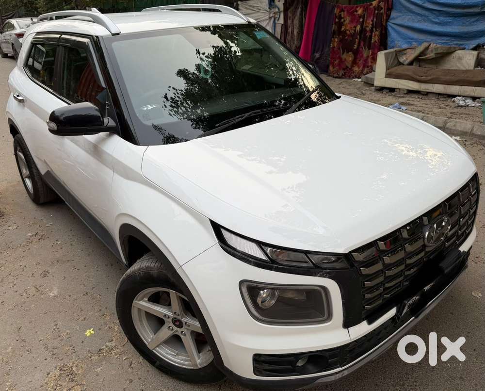 Hyundai Venue S (o) 1.0 Turbo Mt, 2023, Cng & Hybrids