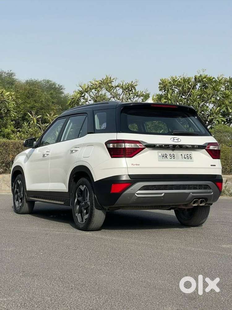 Hyundai Alcazar 2.0 Signature (o) Petrol At 6 Str Dual Tone, 2024, P..