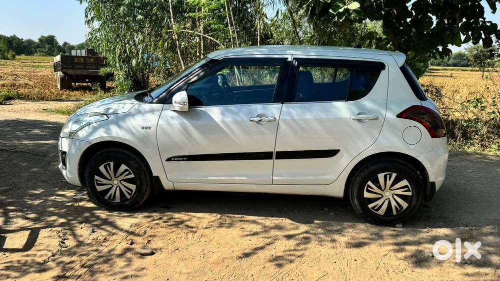 Maruti Suzuki Swift 2015 Agency Record Driven