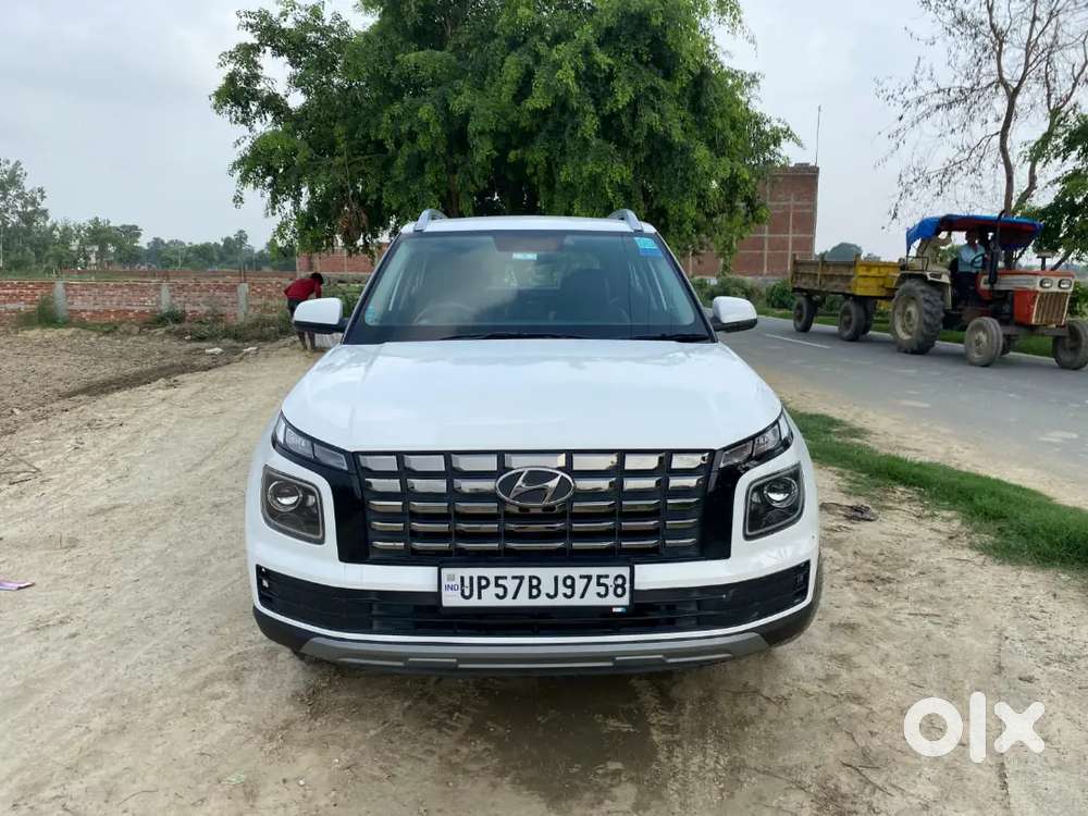 Hyundai Venue 2023 Petrol 47000 Km Driven