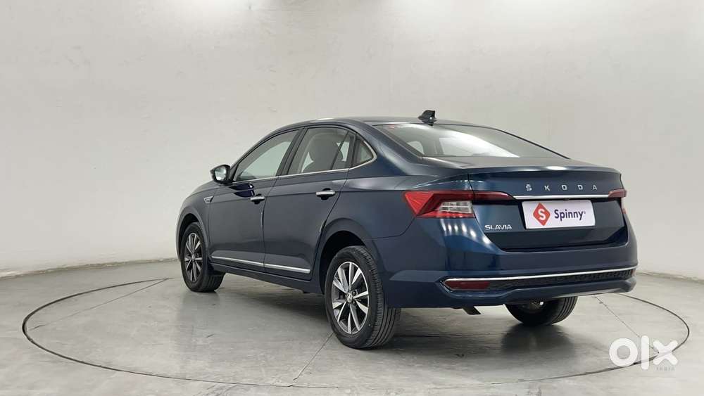 Skoda Slavia Style 1.0l Tsi Mt, 2024, Petrol