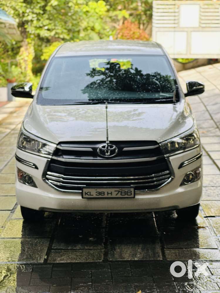 Toyota Innova Crysta 2.4 G Plus Mt 8 Str, 2019, Diesel