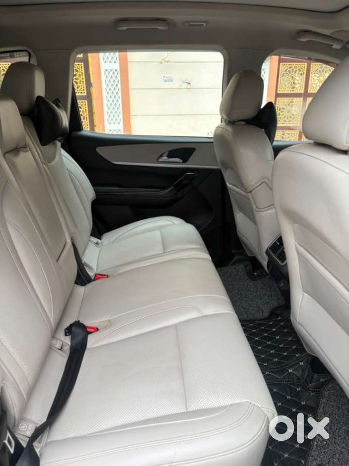 Mahindra Xuv700 2.2 Ax 7 Diesel At Luxury Pack Str, 2023, Diesel