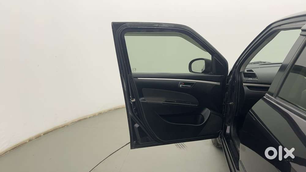 Maruti Suzuki Swift Vxi Optional, 2016, Petrol