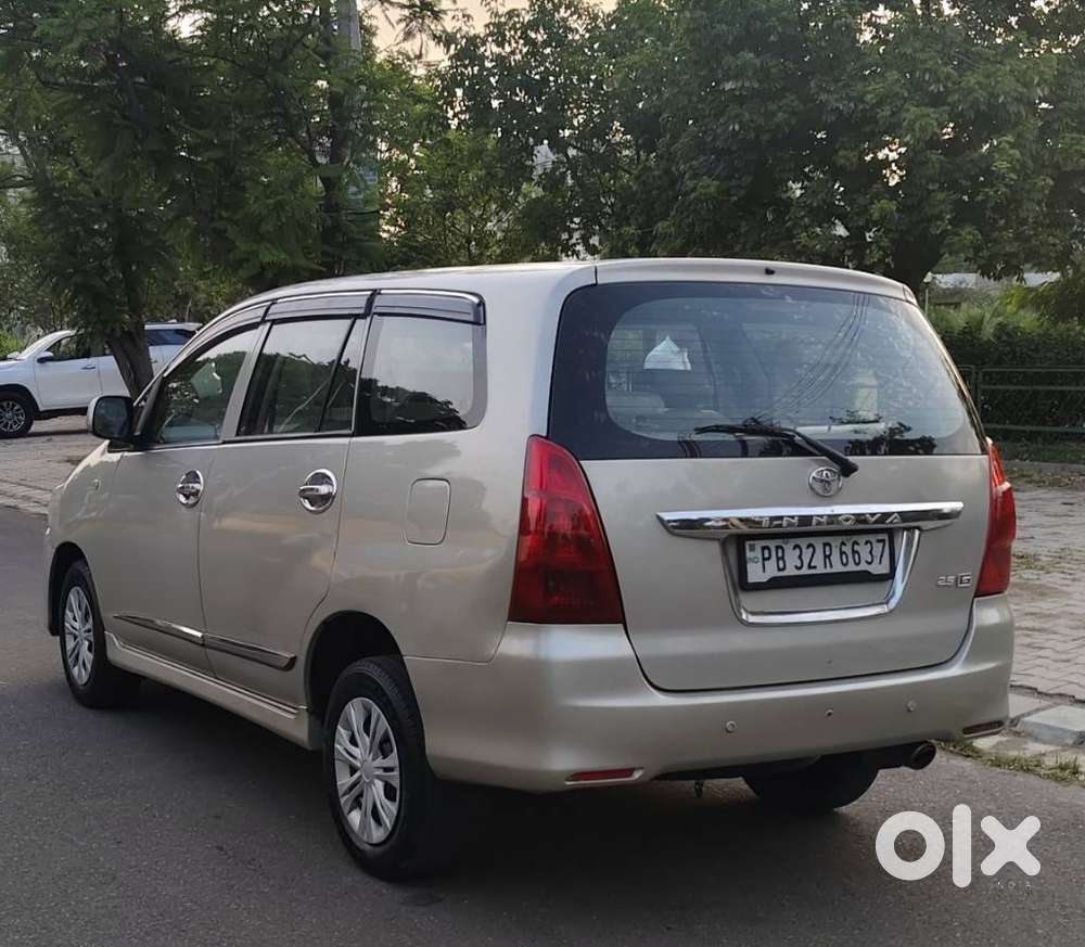 Toyota Innova 2.5 G (diesel) 7 Seater Bs Iv, 2014, Diesel