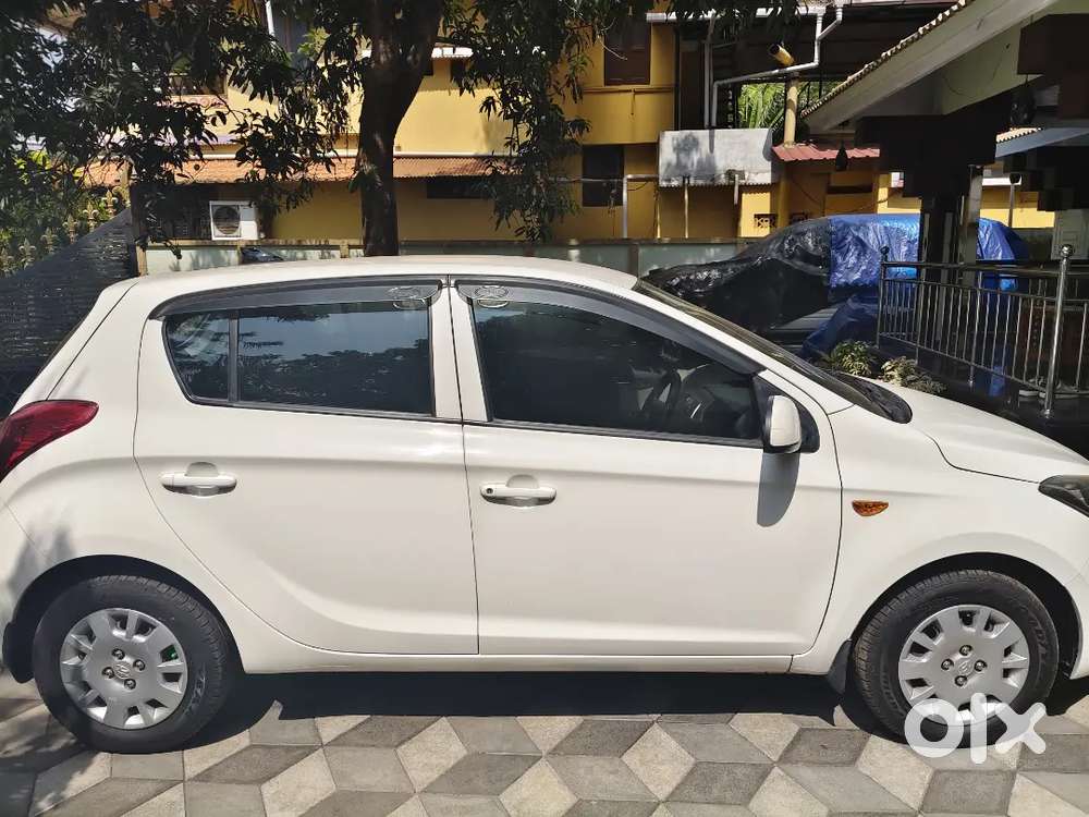 Hyundai I20 2012 Diesel 69000 Km Driven New 4 Tyres Newly Service Done
