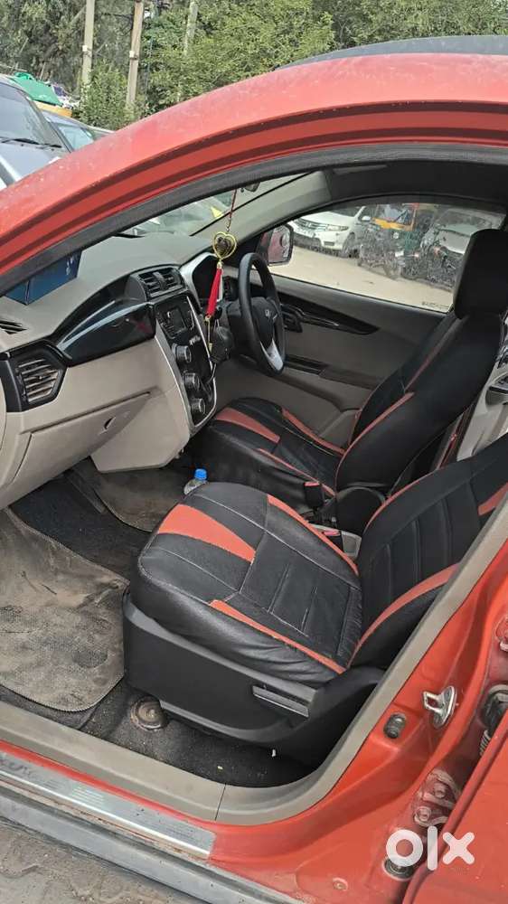 Mahindra Kuv 100 2016