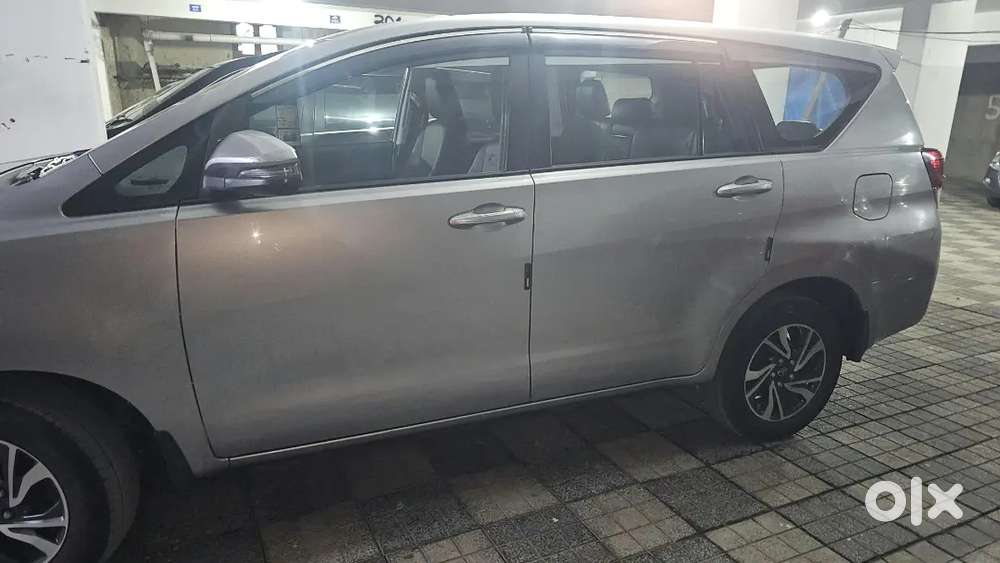 Toyota Innova Crysta 2022 2.4 G Mt 8 Str Delhi Registered