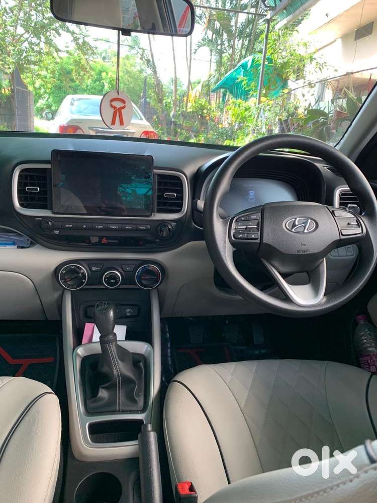 Hyundai Venue S(o) 1.2 Petrol Manual &ndash; December 2022 | 30,000 Km | 1st