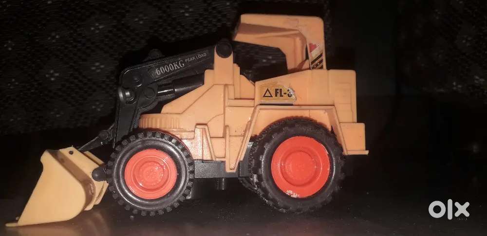 KID have to play with toys