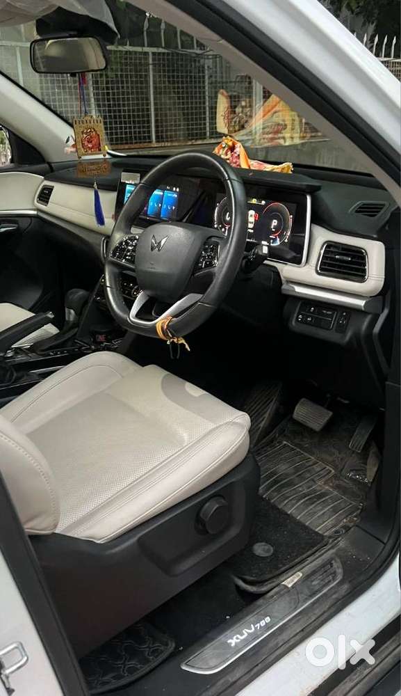 Mahindra Xuv700 2.2 Ax 7 Diesel At Str, 2025, Diesel