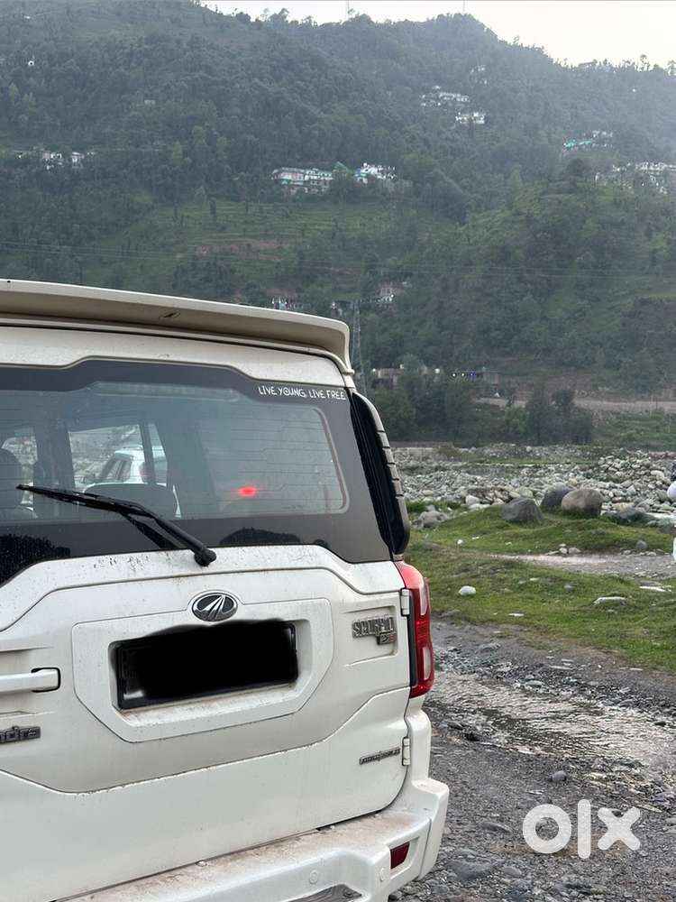 Mahindra Scorpio S10