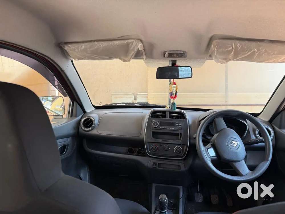 Renault Kwid: Well Maintained, 5 Seater Hatchback