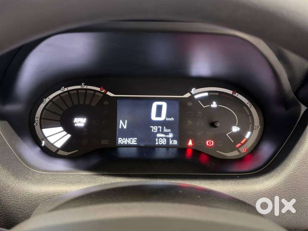 Nissan Magnite Kuro Edition Petrol Amt, 2025, Petrol