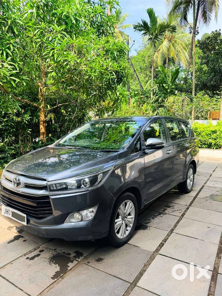 Toyota Innova Crysta 2016