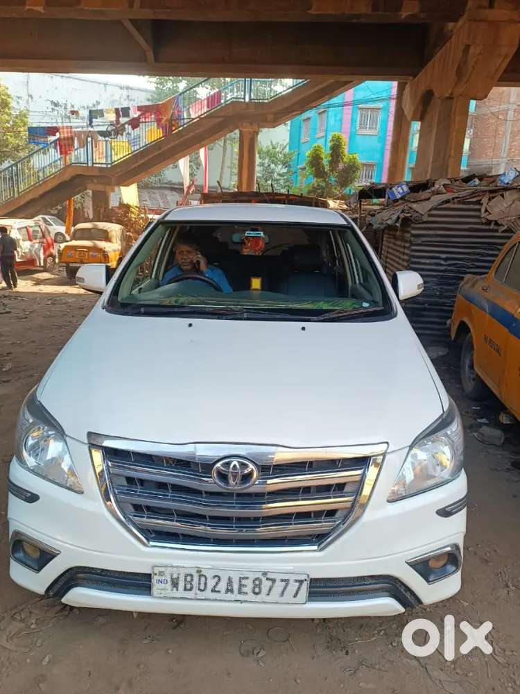 Toyota Innova 2014 Diesel 130000 Km Driven