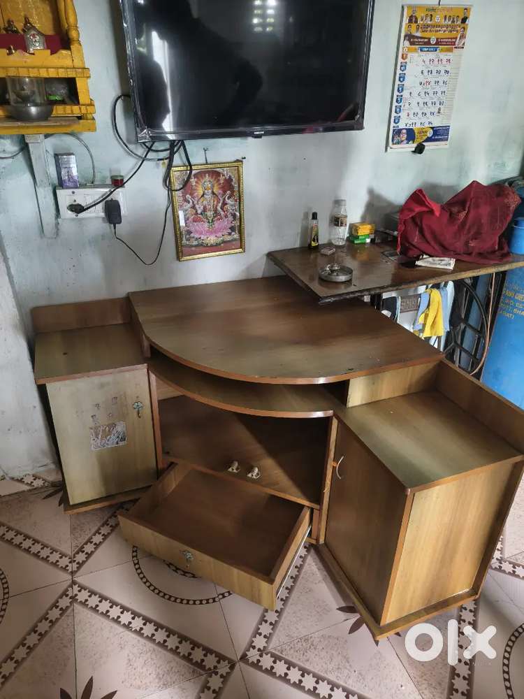 Tv table for corner