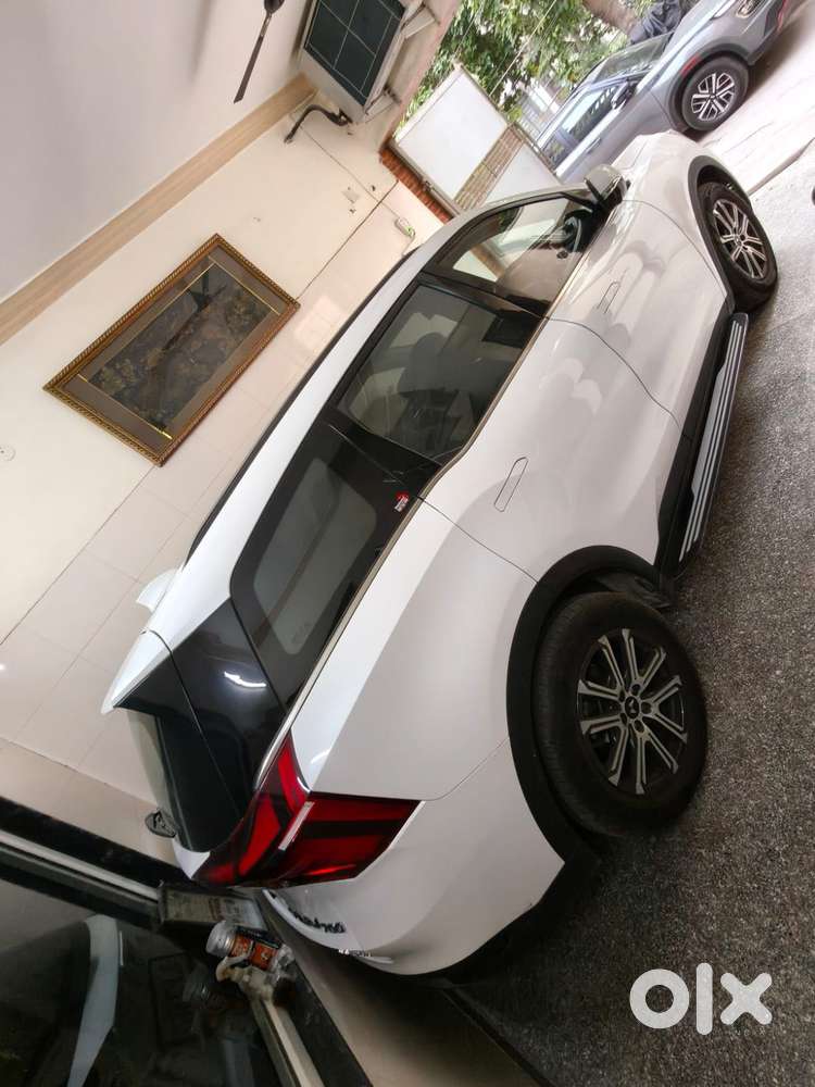Mahindra Xuv700 2.0 Ax 7 Petrol At Luxury Pack Str, 2025, Petrol