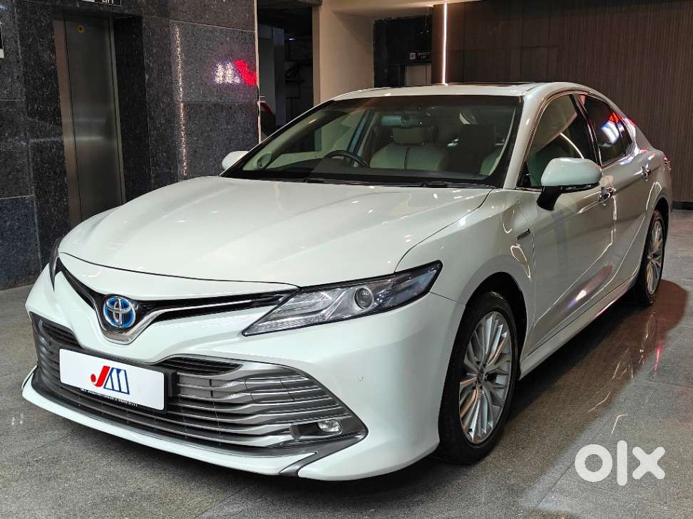 Toyota Camry Hybrid, 2020, Petrol
