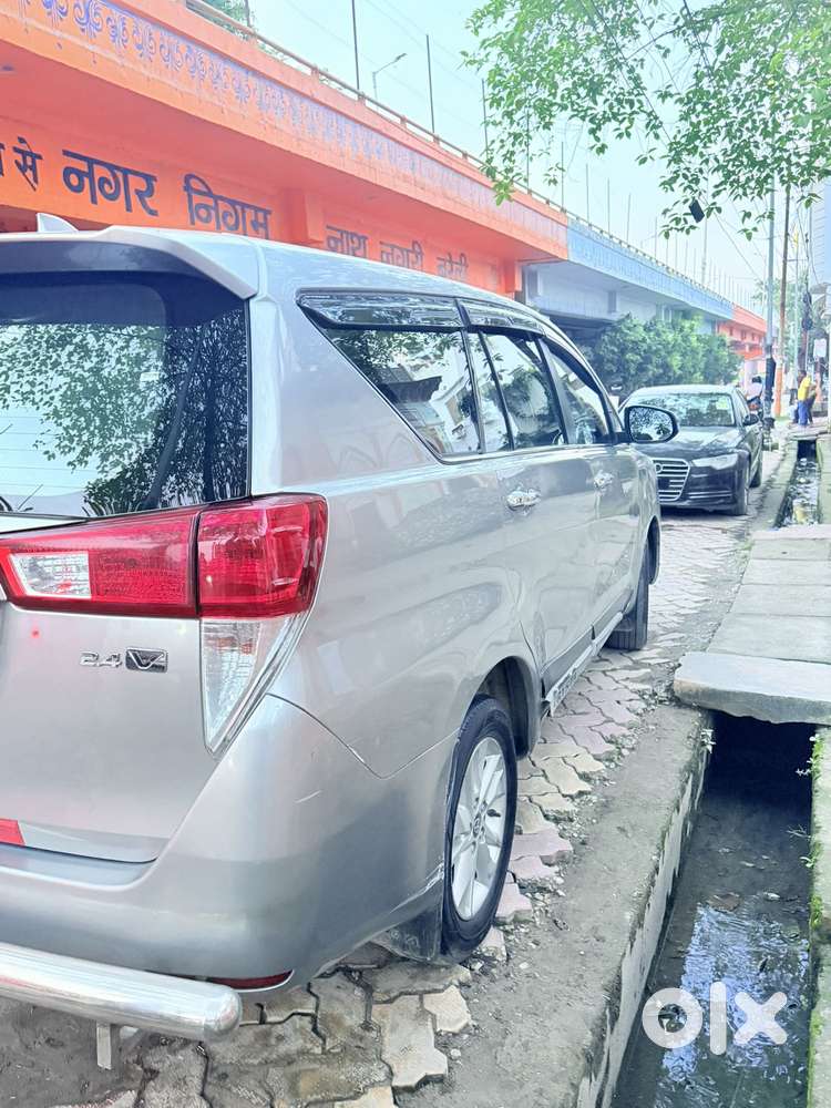 Toyota Innova Crysta 2.4 V, 2016, Diesel
