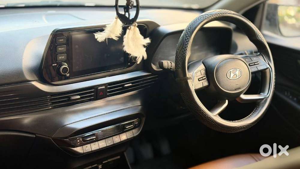 Hyundai I20 Sportz 1.2 Mt Dual Tone, 2023, Petrol