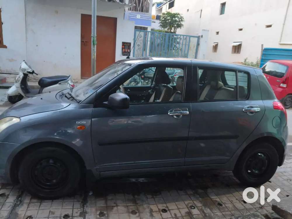 Maruti Suzuki Swift 2009 Diesel 132000 Km Driven