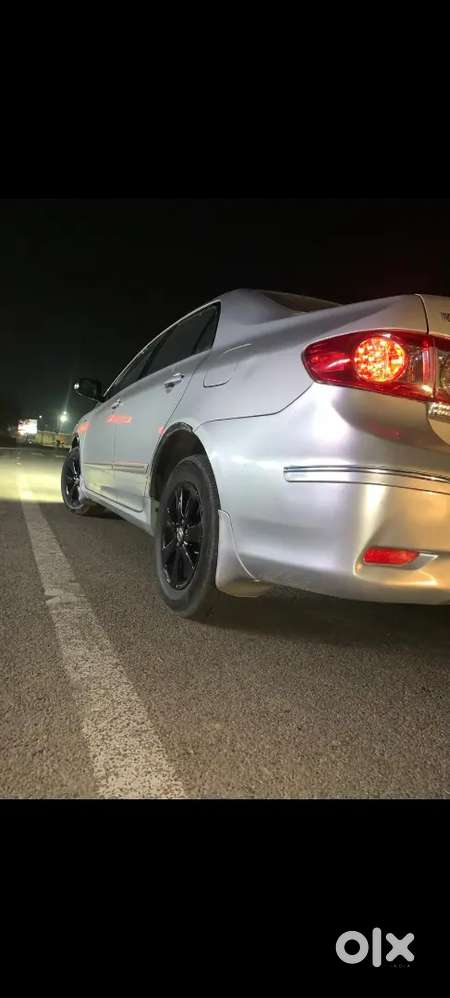 Toyota Corolla Altis 2011 Petrol 98000 Km Driven