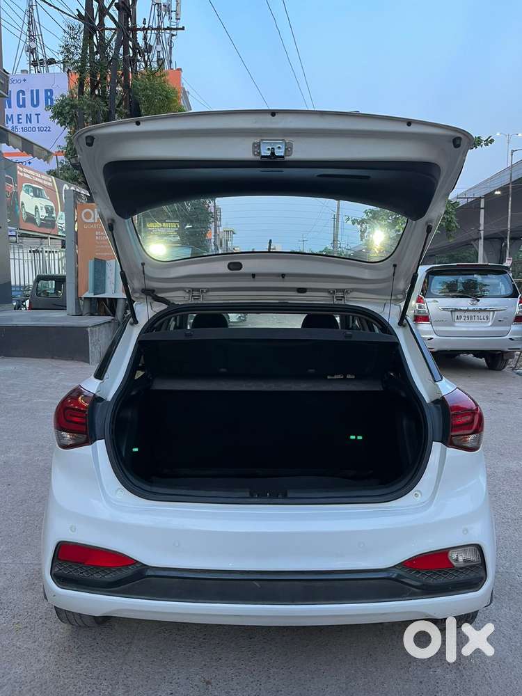 Hyundai I20 1.4 Asta (at), 2018, Petrol